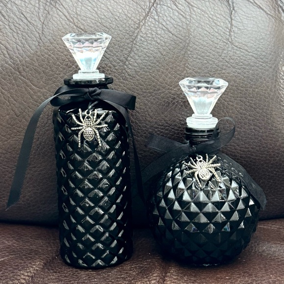 Other - Black Glass Potion Bottles with Spider Charm - Two Piece Halloween Decor Set